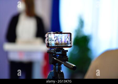 Wien, Österreich. Juni 2021. Pressekonferenz Vienna Pride. Bleib sicher, stay stolze '- Vienna Pride 7.-20. Juni, mit der 25. Regenbogenparade am 19. Juni 2021. Stockfoto