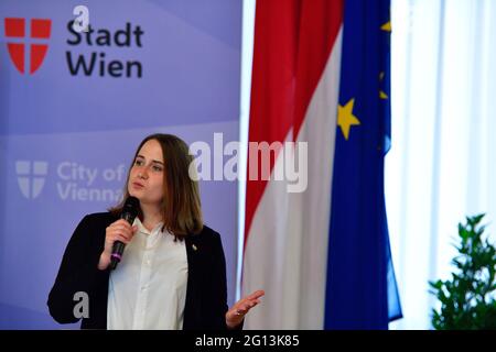 Wien, Österreich. Juni 2021. Pressekonferenz Vienna Pride. Bleib sicher, stay stolze '- Vienna Pride 7.-20. Juni, mit der 25. Regenbogenparade am 19. Juni 2021. Bild zeigt Ratsherrin Marina Hanke, SPÖ. Stockfoto