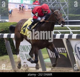 New York, USA. Juni 2021. Tante Kat, gefahren von Junior Alvarado, gewinnt das erste Rennen am Vorabend der Belmont-Einsätze im Belmont Park, NY. 4. Juni 2021 Foto von Mark Abraham/UPI Credit: UPI/Alamy Live News Stockfoto