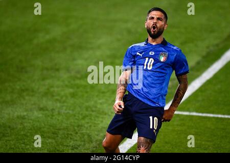 Bologna, Italien. 04. Juni 2021. Lorenzo Insigne aus Italien feiert, nachdem er beim internationalen Freundschaftsspiel zwischen Italien und Tschechien ein Tor erzielt hat. Kredit: Nicolò Campo/Alamy Live Nachrichten Stockfoto