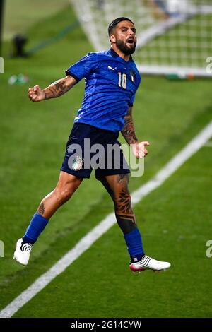 Bologna, Italien. 04. Juni 2021. Lorenzo Insigne aus Italien feiert, nachdem er beim internationalen Freundschaftsspiel zwischen Italien und Tschechien ein Tor erzielt hat. Kredit: Nicolò Campo/Alamy Live Nachrichten Stockfoto