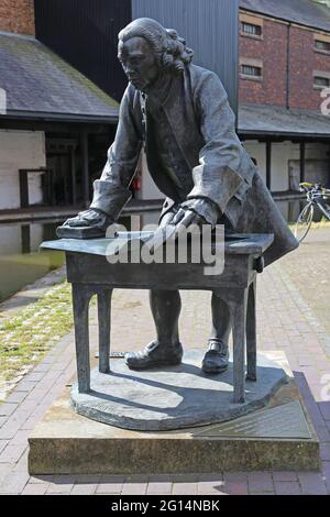 James-Brindley-Statue (James Butler, 1998, Bronze), Coventry Canal Basin, St. Nichola Street, Coventry, West Midlands, England, Großbritannien, Europa Stockfoto