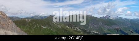 Panoramablick von Hintertux im Sommer Stockfoto