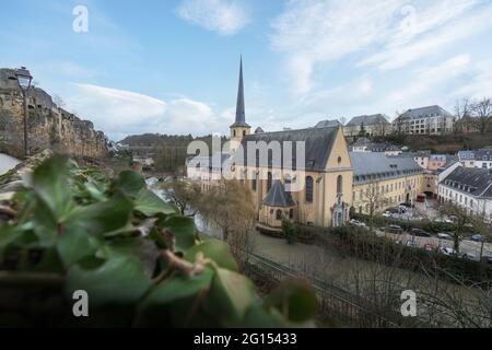 Luftaufnahme des Grund mit der Abtei Neumünster und der Alzette - Luxemburg-Stadt, Luxemburg Stockfoto