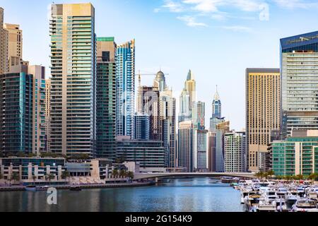 DUBAI, VAE - MÄRZ 2020: Blick auf Dubai Marina Stockfoto