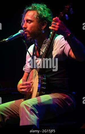 John Butler, preisgekrönter australischer Singer Songwriter, spielt 2021 ein Live-Konzert Stockfoto