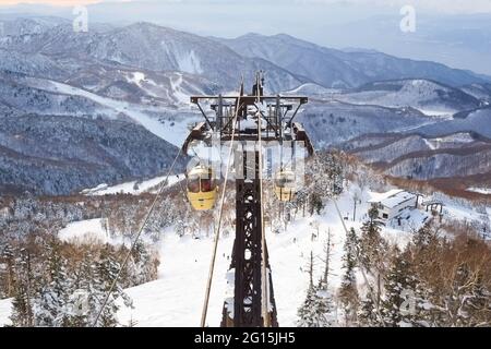 Higashitateyama-Seilbahn im Skigebiet Shiga Kogen in Japan Stockfoto