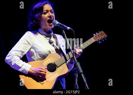 John Butler, preisgekrönter australischer Singer Songwriter, spielt 2021 ein Live-Konzert Stockfoto