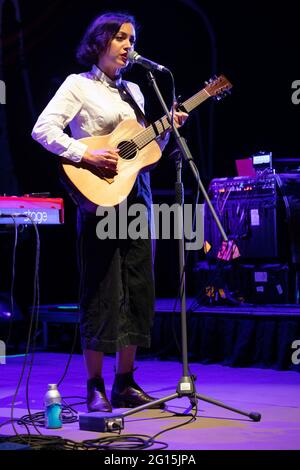 John Butler, preisgekrönter australischer Singer Songwriter, spielt 2021 ein Live-Konzert Stockfoto