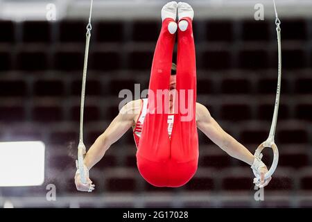 Dortmund, Deutschland. Juni 2021. Gymnastik, Apparateburnen, Westfalenhalle: Deutsche Meisterschaft, Entscheidung Single, Männer: Andreas Toba im Einsatz auf den Ringen. Quelle: Rolf Vennenbernd/dpa/Alamy Live News Stockfoto