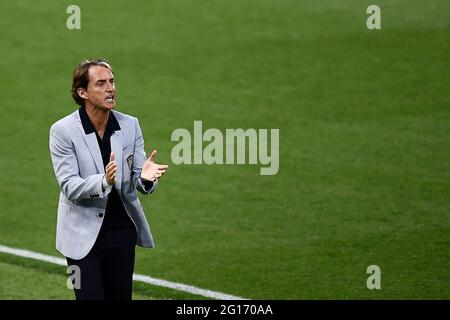 Bologna, Italien. 04. Juni 2021. Roberto Mancini, Cheftrainer Italiens, reagiert während des internationalen Freundschaftsspiel zwischen Italien und Tschechien. Italien gewann 4-0 gegen Tschechien. Kredit: Nicolò Campo/Alamy Live Nachrichten Stockfoto