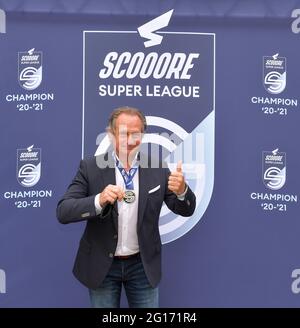 Anderlecht, Belgien. 5. Juni 2021. Headcoach Patrick Wachel aus Anderlecht, abgebildet während der Feier ihres belgischen Scooore Womens Super League 2020 - 2021 Titels nach dem Gewinn der Meisterschaft, samstag, 5. Juni 2021 in Anderlecht, Belgien . FOTO SPORTPIX.BE * NICHT FÜR DIE VERWENDUNG UND DEN VERKAUF IN BELGIEN * KREDIT: SPP SPORT PRESS FOTO. /Alamy Live News Stockfoto