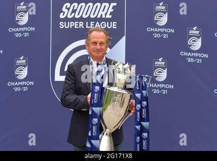 Anderlecht, Belgien. 5. Juni 2021. Headcoach Patrick Wachel aus Anderlecht, abgebildet während der Feier ihres belgischen Scooore Womens Super League 2020 - 2021 Titels nach dem Gewinn der Meisterschaft, samstag, 5. Juni 2021 in Anderlecht, Belgien . FOTO SPORTPIX.BE * NICHT FÜR DIE VERWENDUNG UND DEN VERKAUF IN BELGIEN * KREDIT: SPP SPORT PRESS FOTO. /Alamy Live News Stockfoto