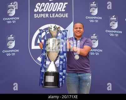 Anderlecht, Belgien. Juni 2021. Mariam Abdulai Toloba (19) aus Anderlecht, abgebildet während der Feier ihres belgischen Scooore Womens Super League 2020 - 2021 Titels nach dem Gewinn der Meisterschaft, samstag, 5. Juni 2021 in Anderlecht, Belgien . FOTO SPORTPIX.BE * NICHT FÜR DIE VERWENDUNG UND DEN VERKAUF IN BELGIEN * KREDIT: SPP SPORT PRESS FOTO. /Alamy Live News Stockfoto