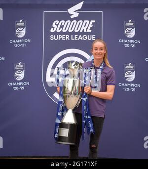 Anderlecht, Belgien. Juni 2021. Tessa Wullaert (27) aus Anderlecht, abgebildet während der Feier ihres belgischen Scooore Womens Super League 2020 - 2021 Titels nach dem Gewinn der Meisterschaft, samstag, 5. Juni 2021 in Anderlecht, Belgien . FOTO SPORTPIX.BE * NICHT FÜR DIE VERWENDUNG UND DEN VERKAUF IN BELGIEN * KREDIT: SPP SPORT PRESS FOTO. /Alamy Live News Stockfoto