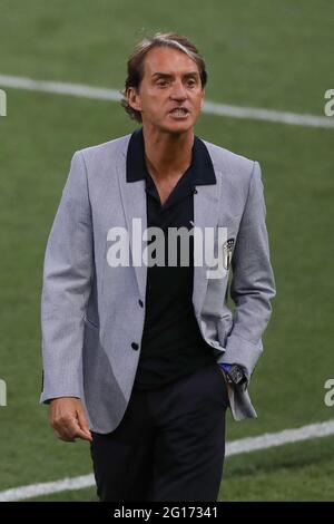 Bologna, Italien, 4. Juni 2021. Roberto Mancini Cheftrainer Italiens reagiert während des Internationalen Fußballfreundschaftsspiel im Stadio Dall'Ara, Bologna. Bildnachweis sollte lauten: Jonathan Moscrop / Sportimage Stockfoto