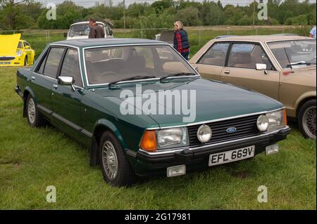 Ford Granada markiert zwei in Metallic-Grün bei einer Autorallye in norfolk Stockfoto