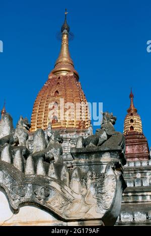 Morgensonne am Ananda Buddhist Temple in der antiken Stadt Bagan in Myanmar (Burma). Stammt aus dem Jahr 1105AD. Stockfoto