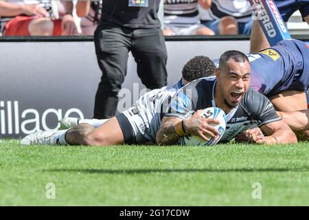 Leigh, Großbritannien - 5. Juni 2021 - Mahe Fonua (5) von Hull FC feiert Versuch während der Rugby League Betfred Challenge Cup Halbfinale Hull FC gegen St. Helens im Leigh Sports Village, Leigh, Großbritannien Dean Williams/Alamy Live News Stockfoto