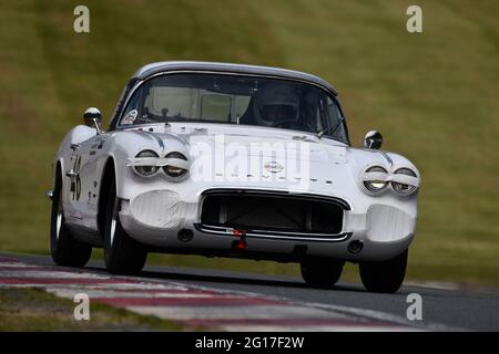 Peter James, Alan Letts, Chevrolet Corvette, Gentlemen Drivers, Sports Cars, GT Cars, Masters Historic Festival, Brands Hatch Grand Prix Circuit, Mai Stockfoto