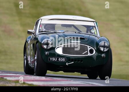 Mark Pangborn, Harvey Woods, Austin Healey 3000, Gentlemen Drivers, Sports Cars, GT Cars, Masters Historic Festival, Brands Hatch Grand Prix Circuit, Stockfoto