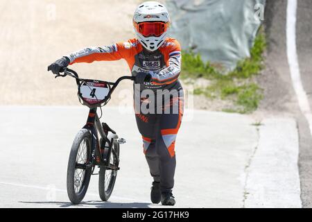 Judy BAAUW aus den Niederlanden gewinnt am 8. Mai 2021 in Verona, Italien, die UCI BMX Supercross Weltcuprunde 1 in der BMX Olympic Arena Stockfoto