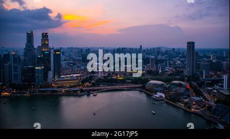 Singapur, offiziell die Republik Singapur, ist ein souveräner Inselstadtstaat im maritimen Südostasien. Stockfoto