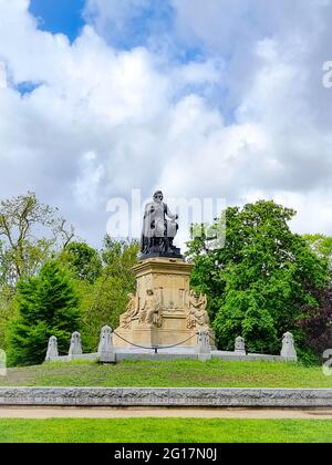 Vonderlpark Amsterdam Niederländer während des sommerlichen Wetters, Menschen in Vondelpark Amsterdam Stockfoto