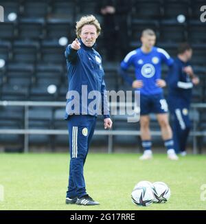 Dumbarton, Schottland .UK 5. Juni 21 Freundschaftliches Spiel.Schottland U-21 V Nordirland U-21 C&G Systems Stadium, Dumbarton. Scotland-U21 Manager Scot Gemmill Credit: eric mccowat/Alamy Live News Stockfoto