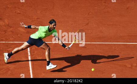 Paris, Fra. Juni 2021. Paris, Roland Garros, Tag der offenen Tür 7 05/06/2021 Rafael Nadal (ESP) gewinnt das dritte Runde Kredit: Roger Parker/Alamy Live News Stockfoto