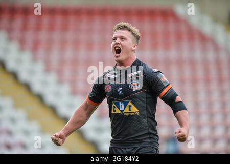 Leigh, England - 5. Juni 2021 -Adam Milner von Castleford Tigers feiert den Sieg von Castleford Tigers im Halbfinale der Rugby League Betfred Challenge Cup Castleford Tigers gegen Warrington Wolves im Leigh Sports Village, Leigh, Großbritannien Dean Williams/Alamy Live News Stockfoto