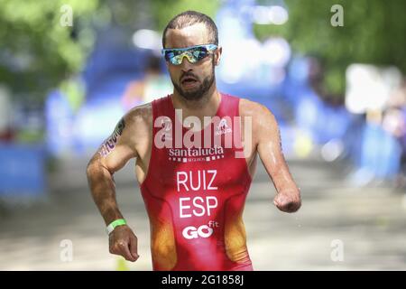 Leeds, Großbritannien. Juni 2021. Ruiz aus Spanien in Aktion während der AJ Bell 2021 World Triathlon para Series im Roundhay Park, Leeds. Kredit: SPP Sport Pressefoto. /Alamy Live News Stockfoto