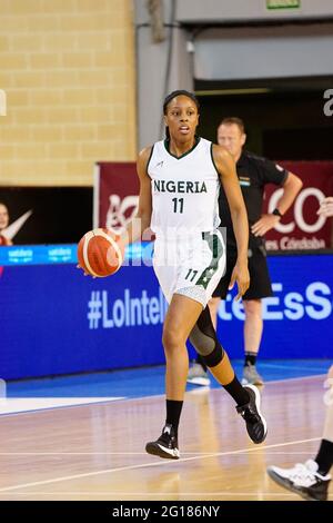 Cordoba, Spanien. Juni 2021. Adaora Elonu in Aktion während des Freundlichen Internationalen Basketballmatches der Frauen zwischen Belgien und Nigeria im Palacio Municipal de Deportes Vista Alére.Endstand; Belgien 67:60 Nigeria. (Foto von Francis Gonzalez/SOPA Images/Sipa USA) Quelle: SIPA USA/Alamy Live News Stockfoto