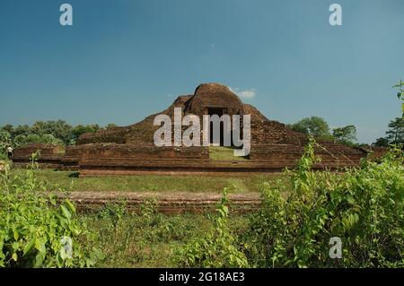 Der Ruppban Mora, ein buddhistischer Tempel in einer der historischen Stätten aus dem 7. Bis 12. Jahrhundert u.Z., in Mainamati, Comilla, Bangladesch. 29. Juni 2006. Stockfoto