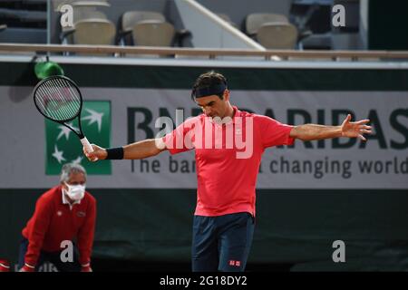 Paris, Fra. Juni 2021. Paris, Roland Garros, Tag der offenen Tür 7 05/06/2021 Roger Federer (SUI) Dritte Runde Bild: Roger Parker/Alamy Live News Stockfoto