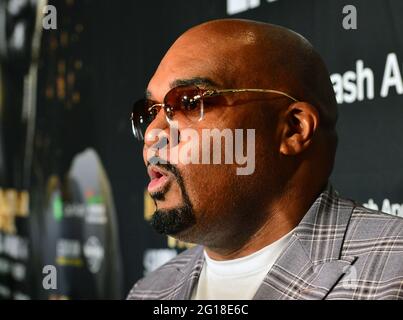 AVENTURA, FLORIDA - 04. JUNI: Leonard Ellerbe, CEO von Mayweather Promotions nimmt am 04. Juni 2021 an der Pay-per-View Undercard-Pressekonferenz im JW Marriott Miami Turnberry - King Ballroom in Aventura, Florida, Teil. Floyd Mayweather gegen Logan Paul Kampfplan zum Platz Sonntag, 6. Juni 2021 im Hardrock Stadium. promoter kündigt an, nach Tests positiv auf verbotene Substanzen in einem zufallsbedingten Drogentest. ( Drostanolone, Drostanolone-Metabolit, Epitrenbolon, EPO) der ehemalige Leichtgewichtsmeister Jean Pascal wird nicht mehr gegen Badou Jack kämpfen. (Foto von JL/Sipa USA) Stockfoto