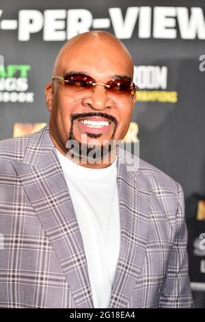 AVENTURA, FLORIDA - 04. JUNI: Leonard Ellerbe, CEO von Mayweather Promotions nimmt am 04. Juni 2021 an der Pay-per-View Undercard-Pressekonferenz im JW Marriott Miami Turnberry - King Ballroom in Aventura, Florida, Teil. Floyd Mayweather gegen Logan Paul Kampfplan zum Platz Sonntag, 6. Juni 2021 im Hardrock Stadium. promoter kündigt an, nach Tests positiv auf verbotene Substanzen in einem zufallsbedingten Drogentest. ( Drostanolone, Drostanolone-Metabolit, Epitrenbolon, EPO) der ehemalige Leichtgewichtsmeister Jean Pascal wird nicht mehr gegen Badou Jack kämpfen. (Foto von JL/Sipa USA) Stockfoto