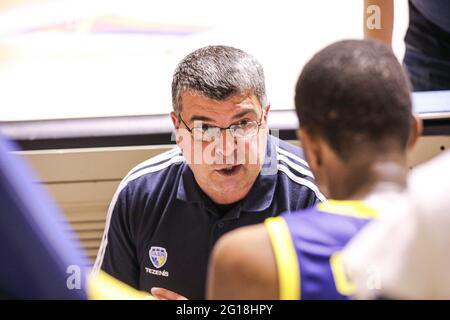 Italien. Juni 2021. Erstes Spiel des Halbfinals des Play-off-Basketball italienischen Meisterschaft A2 Halbfinales mit dem Publikum. Reale Mutua Basket Torino gewinnt gegen Tezenis Verona 95-83. (Foto von Norberto Maccagno/Pacific Press) Quelle: Pacific Press Media Production Corp./Alamy Live News Stockfoto