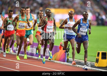 Paul Chelimo (USA, Bronzemedaille), Mo Farah (GBR, Silbermedaille). 5000 Meter Männer Finale. IAAF World Championships London 2017 Stockfoto