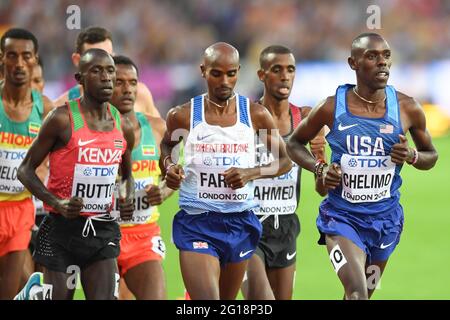 Paul Chelimo (USA, Bronzemedaille), Mo Farah (GBR, Silbermedaille). 5000 Meter Männer Finale. IAAF World Championships London 2017 Stockfoto