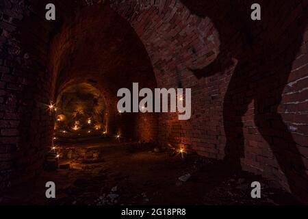 Geheimnisvolle Keller, Tunnel und Bunkersysteme in Deutschland tief unterirdisch Stockfoto