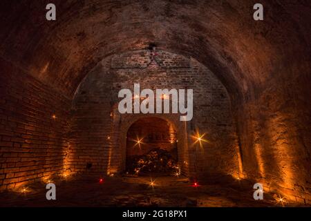 Geheimnisvolle Keller, Tunnel und Bunkersysteme in Deutschland tief unterirdisch Stockfoto