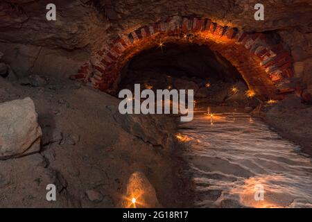 Geheimnisvolle Keller, Tunnel und Bunkersysteme in Deutschland tief unterirdisch Stockfoto