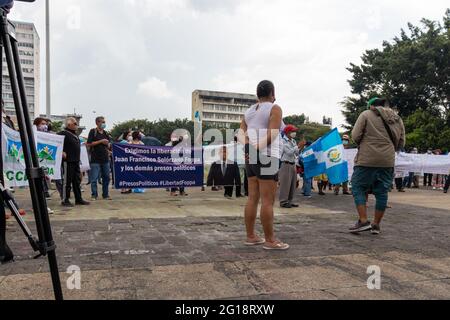 Protest gegen die Korruption der Regierung guatemalas und die Verfolgung zivilgesellschaftlicher Führer. Tage vor dem Besuch des Vizepräsidenten von US Kamala Harris Stockfoto