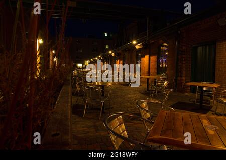 Nacht im Toronto Distillery District Stockfoto