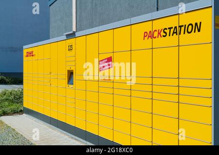 Deutschland , Forst , 05.06.2021 , EINE Packstation von DHL Stockfoto