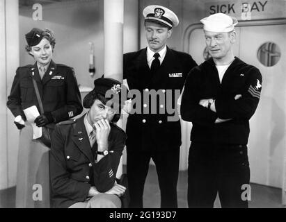 ANN SHERIDAN CARY GRANT und KENNETH TOBEY in I WAS A MALE WAR WAR BRIDE 1949 Regisseur HOWARD HAWKS Story Henri Rochard Drehbuch Charles Lederer Leonard Spigelgass und Hagar Wilde Twentieth Century Fox Stockfoto