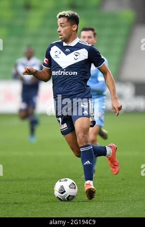 AAMI Park, Melbourne, Victoria, Australien. Juni 2021. A League Football, Melbourne Victory versus Melbourne City; Ben Folami von The Victory bricht in die Region Kredit: Action Plus Sports/Alamy Live News Stockfoto