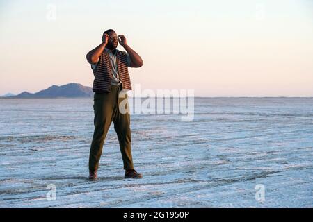 WINSTON DUKE in NINE DAYS (2020), Regie EDSON ODA. Kredit: MANDALAY BILDER / Album Stockfoto