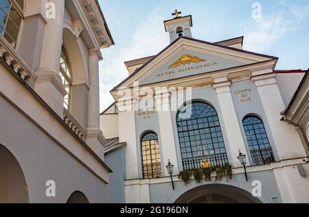 Ein Bild der Tore der Morgenröte in Vilnius. Stockfoto